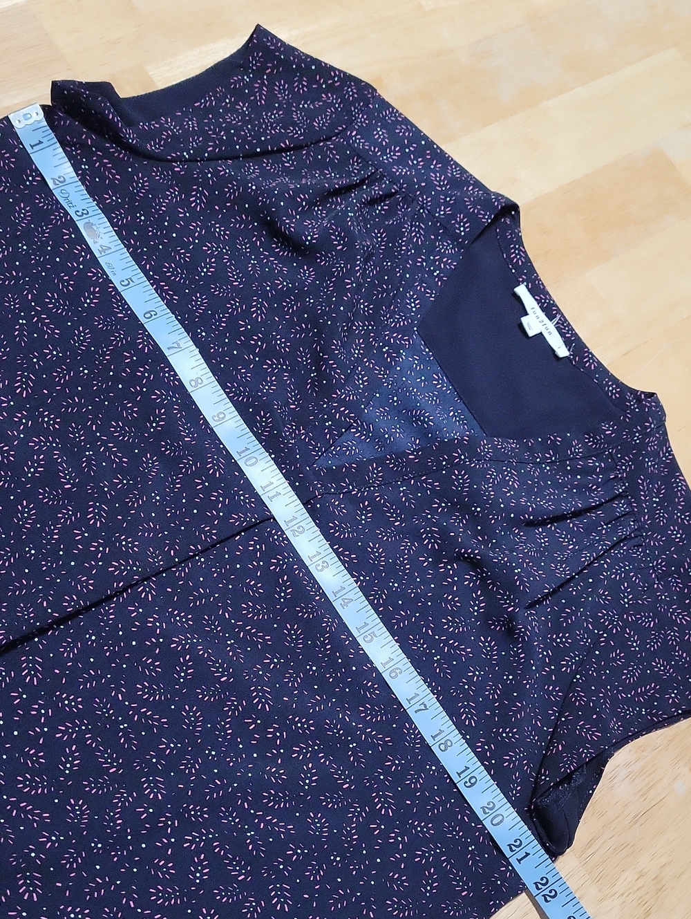 Women's Fun2Fun Navy Cap Sleeve V-Neck Top - Picture 5 of 12